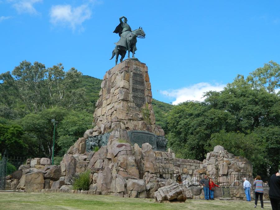 monumento-a-guemes-1