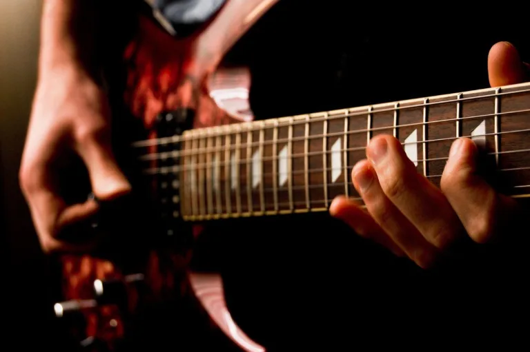 guitarraelectrica1-768x511