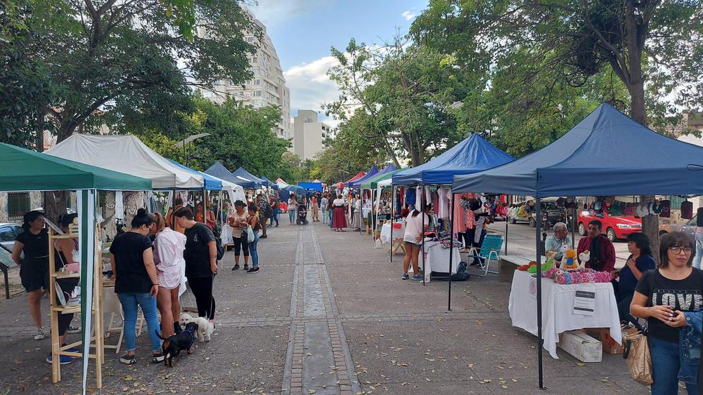 feria-paseo-de-los-poetas-7-2048x1153