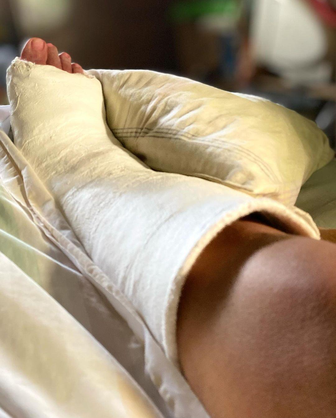 Se+me+han+perdido+los+pasosPor+las+sendas+de+la+vida+De+a+poquito+iré+volviendo,+un+tropezón+no+es+caída++Feliz+2024+familia+amada.++Yo+inicié+el+2024+con+pata+nuevecita!+un+poco+remachada+sí,pero+nuevecita+al+fi (2)