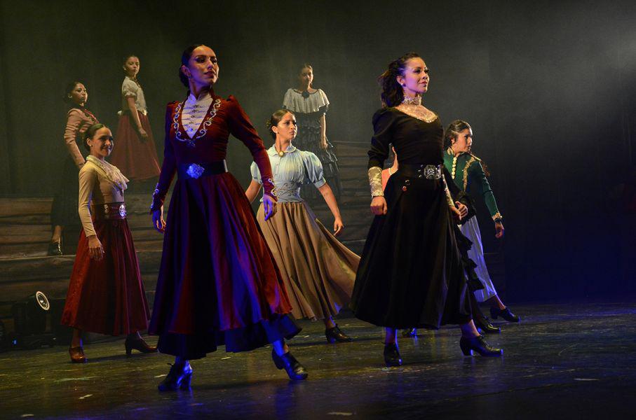 10207-salta-de-fiesta-el-ballet-de-la-provincia-realiza-su-presentacion-junto-a-la-orquesta-sinfonica