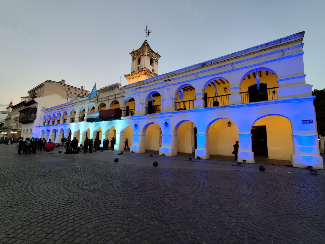 cabildo-iluminado-bandera-nacional-1