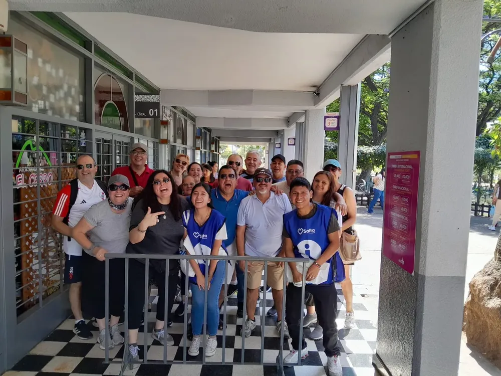 brigada-de-anfitriones-2