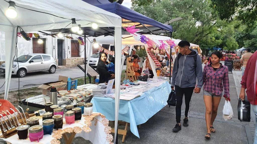 Feria De Emprendedores En El Paseo De Los Poetas 3468