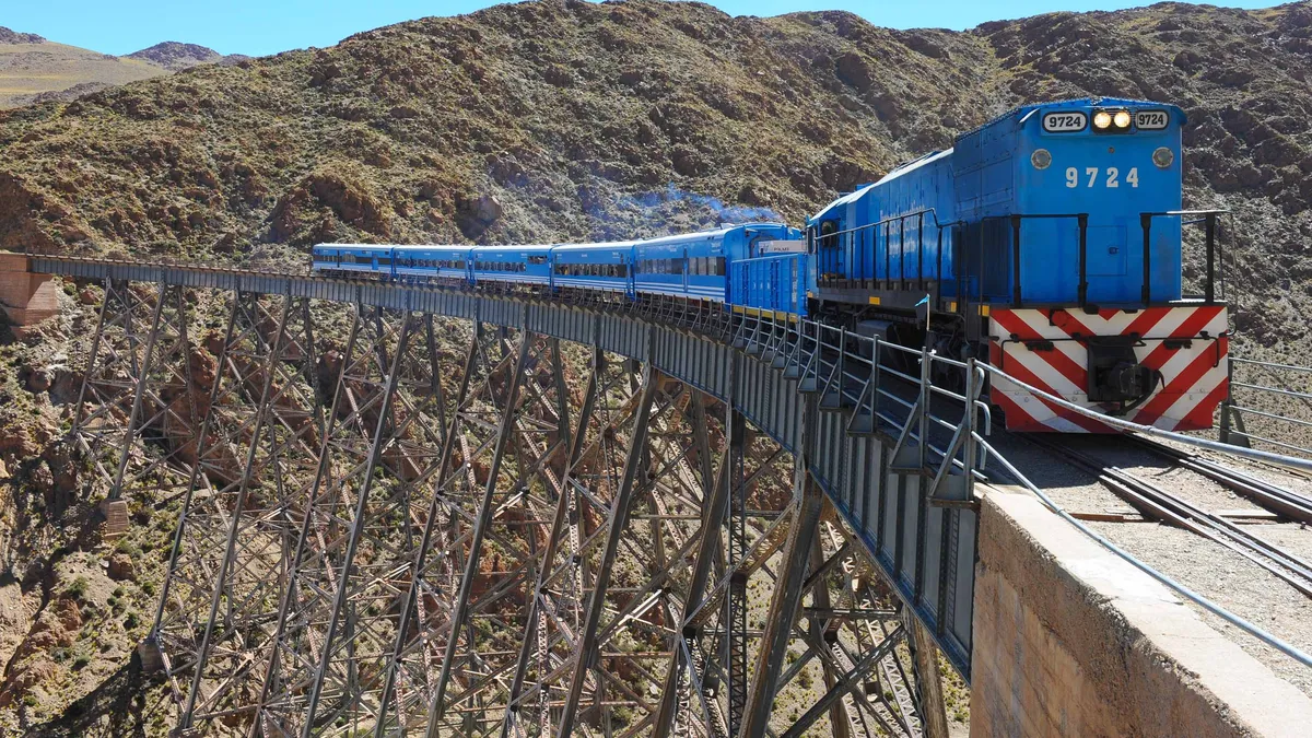 tren-las-nubesjpeg