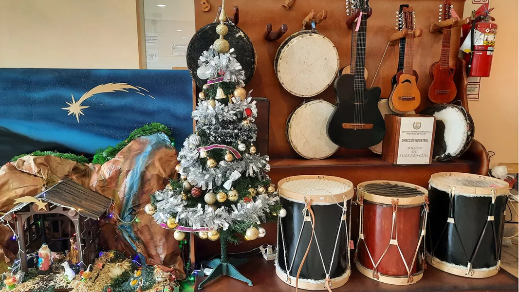 9799-exposicion-y-venta-de-productos-en-el-servicio-penitenciario-de-salta