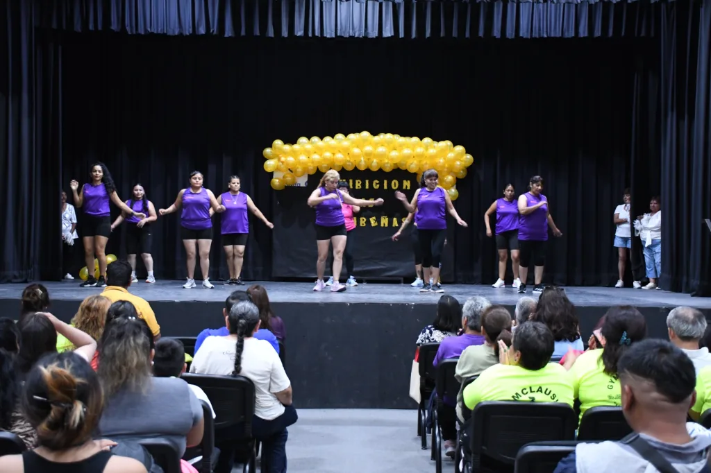 muestra-baile-alumnas-plaza-espana-y-parque-san-martin-5-1024x682