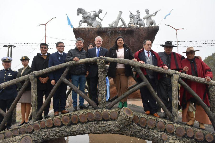 91631-inauguraron-un-monumento-al-combate-de-las-piedras