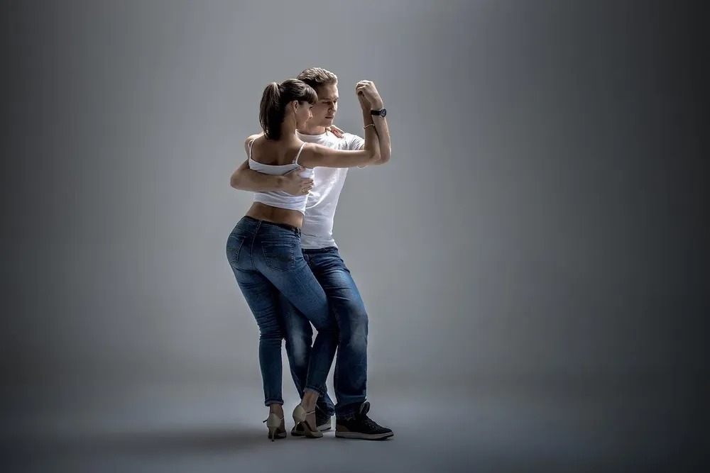 ilustrativa-foto-bachata-1-jpeg