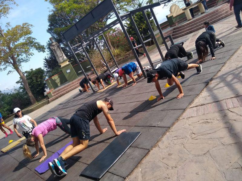 94374-entrenamiento-funcional-gratuito-en-el-gym-del-cerro-san-bernardo