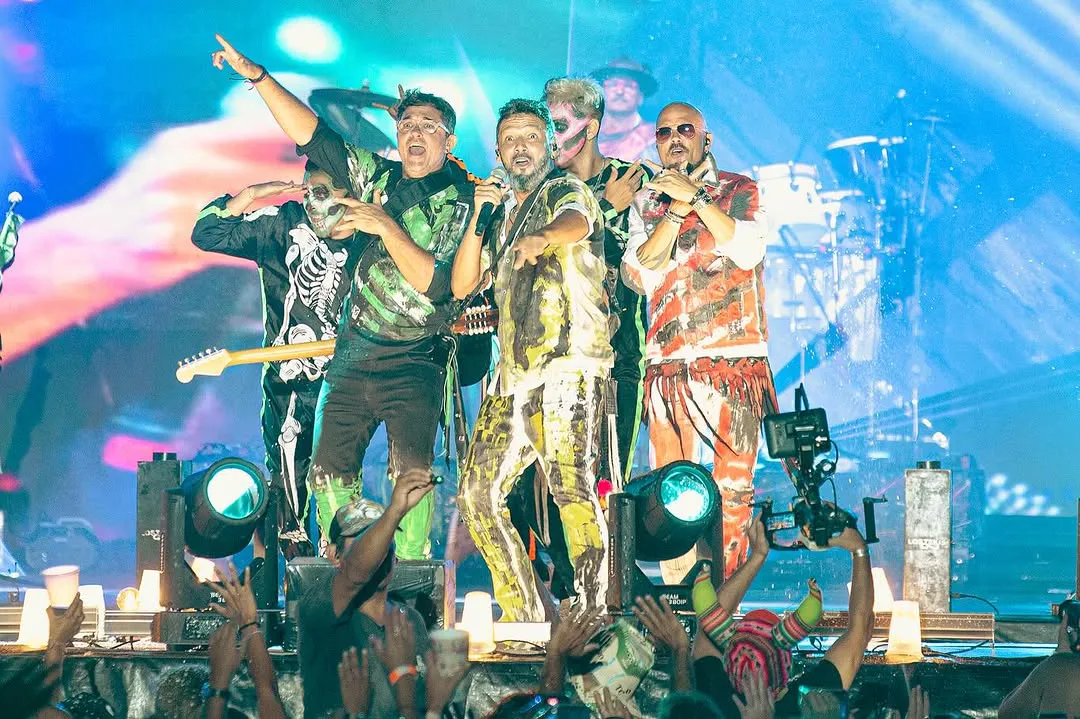 AQUÍ HAY CARNAVAL Gracias Jujuy por carnavalear fuerte en la tercera noche de la #experienciacarnaval Nos queda una noche para disfrutar a pleno en este 2024 carnavalero Y vos… cuántos carnavales tenés