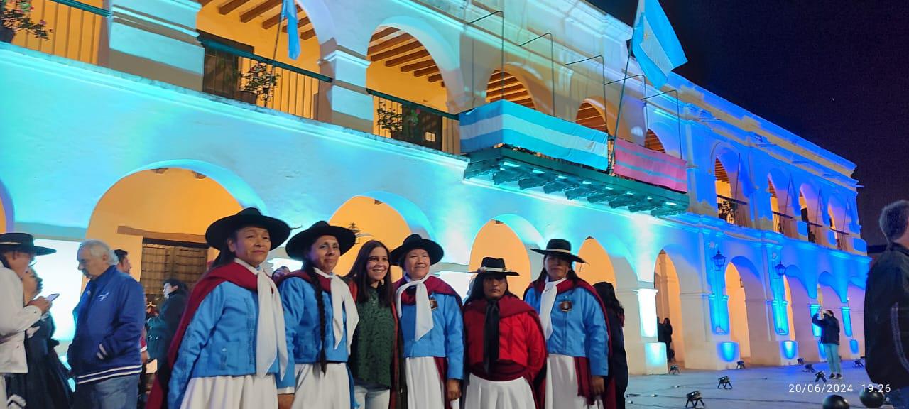 turistas-cabildo-celeste-y-blanco-2