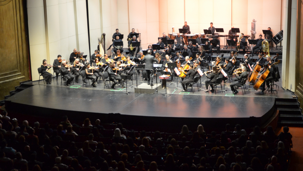 97144-la-orquesta-sinfonica-de-la-provincia-engalana-el-230-aniversario-de-oran
