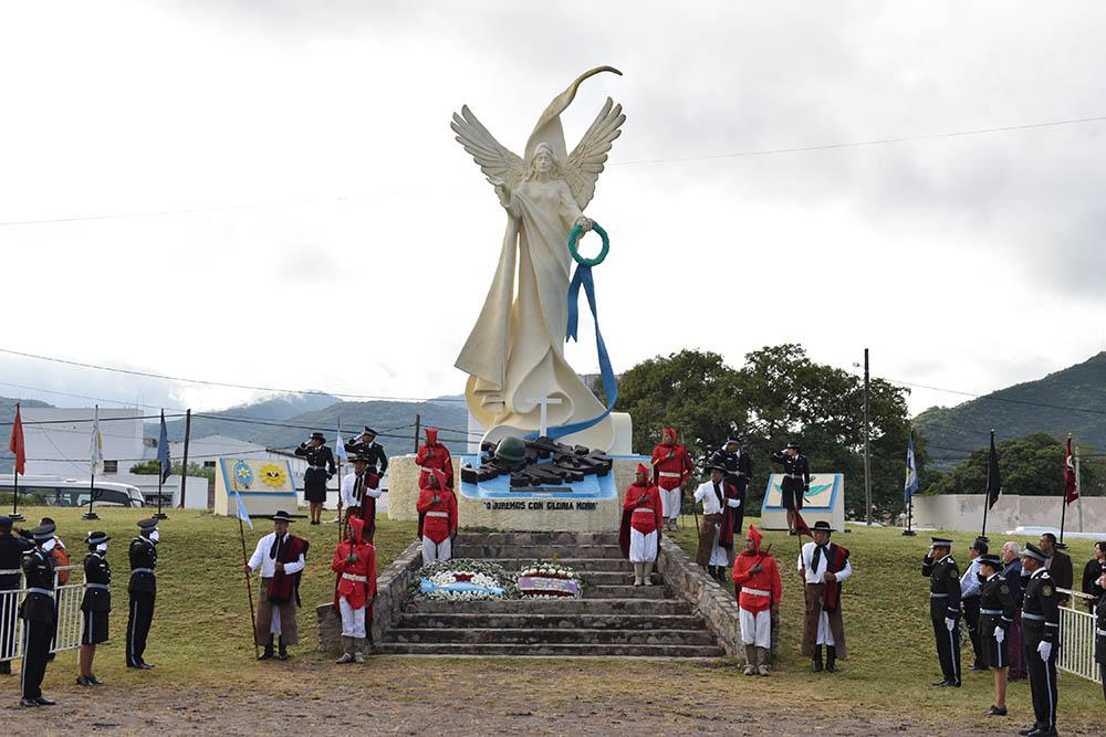 campo-de-la-cruz-malvinas-acto-1